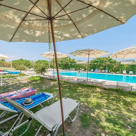 Evita פליראקי