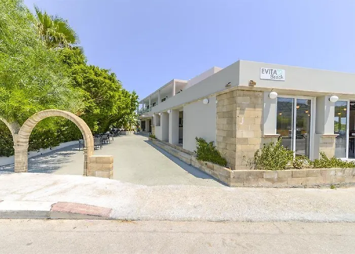 Evita 3*