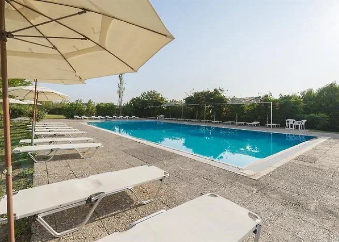 Evita 3* פליראקי